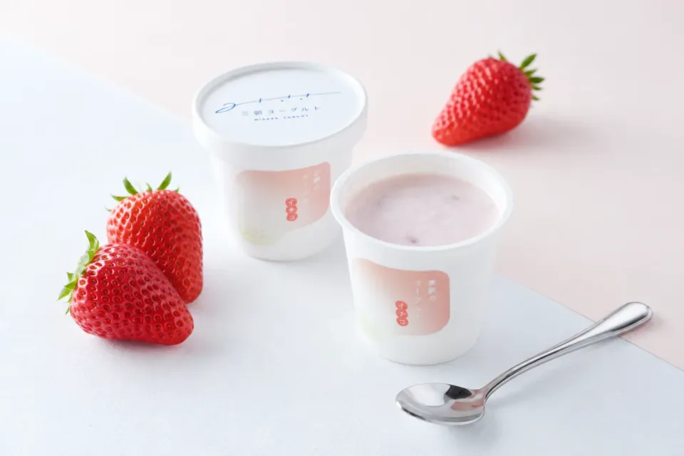 三朝ヨーグルトのいちごヨーグルト