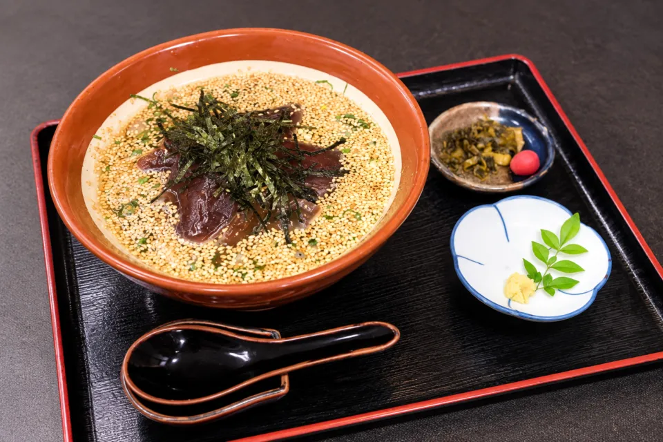 郷土料理 おび天蔵のかつお飯