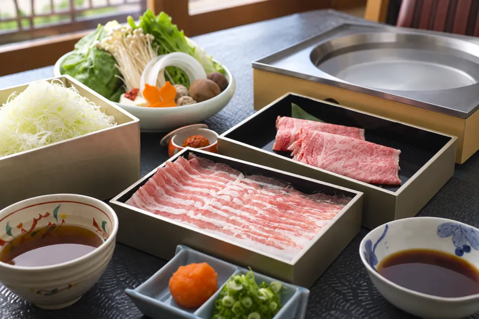 近江肉 こまきちの牛と豚の食べ比べランチ