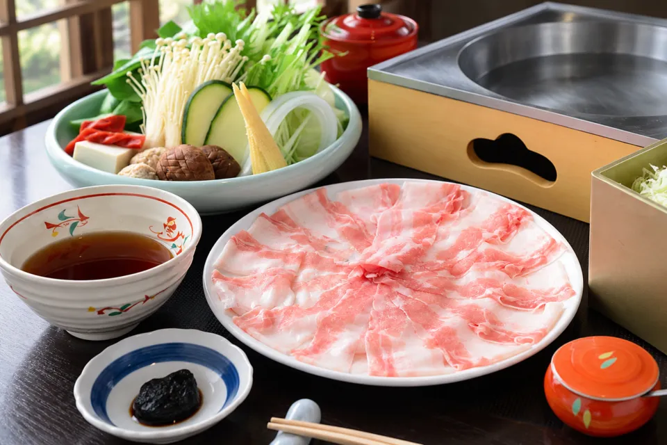 近江肉 こまきちのつゆしゃぶの豚肉と野菜