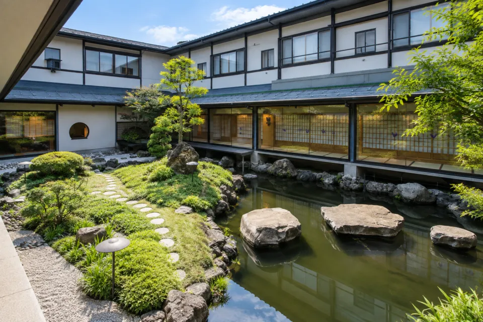 大西屋水翔苑の昼の中庭