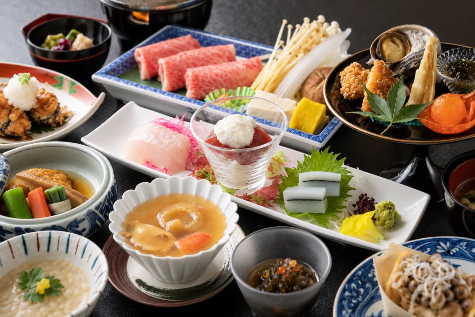 大沢温泉 山水閣の季節の会席料理の一例