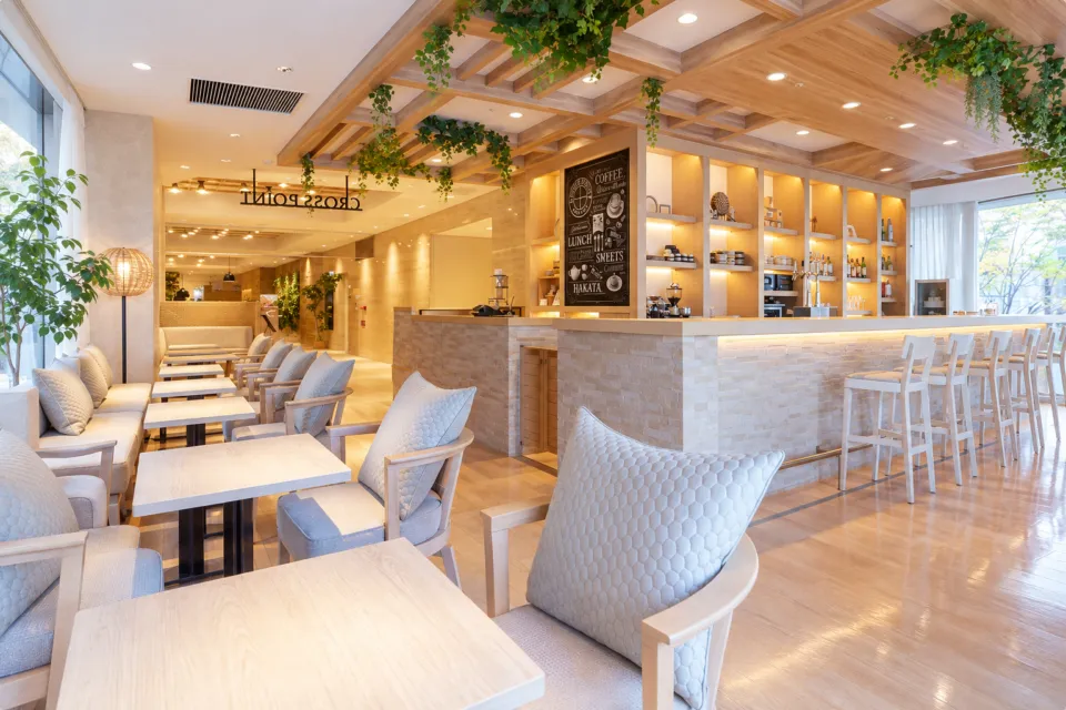 オリエンタルホテル福岡博多ステーションのカフェ&バーCROSS POINTの店内