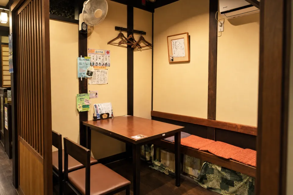 近江牛と近江鶏の店 近江や 蔵の個室のテーブル席