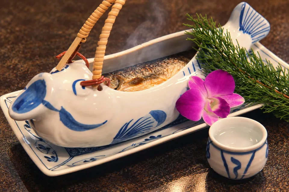お宿 湯の里のイワナの骨酒と杯