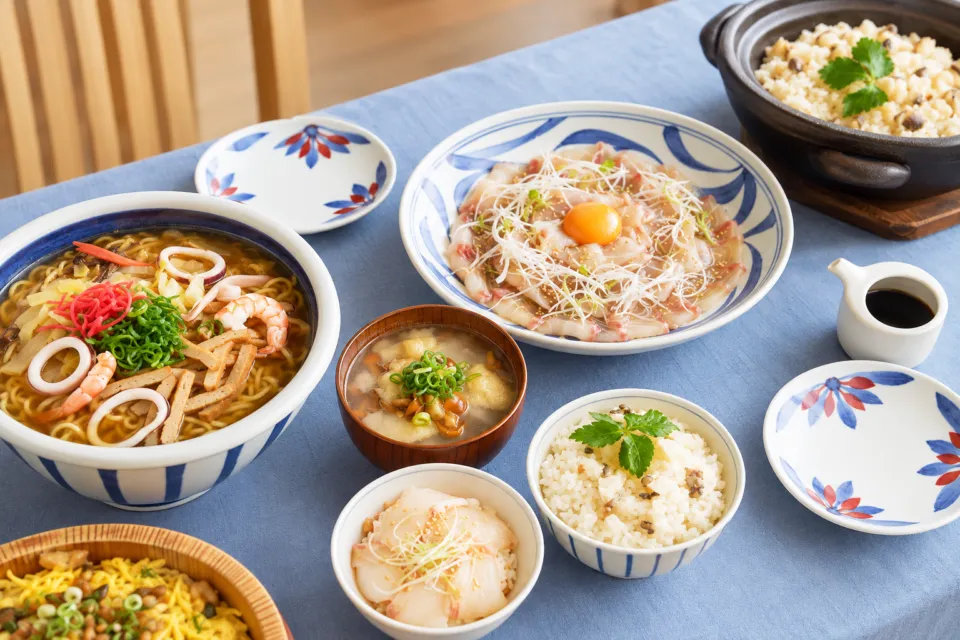 レフ松山市駅 by ベッセルホテルズの愛媛の郷土料理が並ぶ朝食ビュッフェ