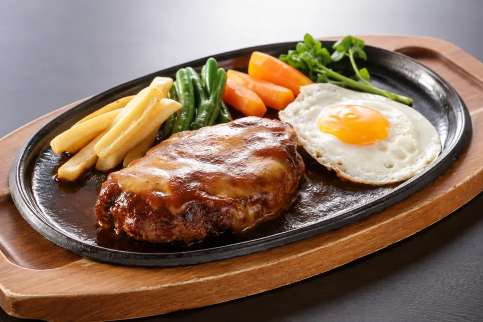 レストランあさひやの鉄板ハンバーグ