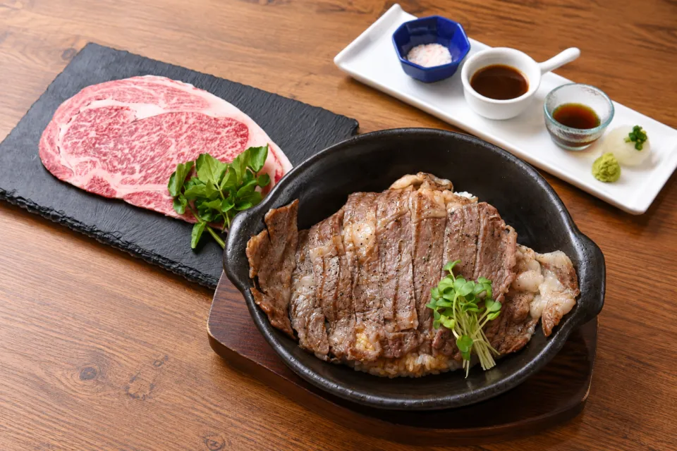 レストランHAMAの王様のステーキ丼
