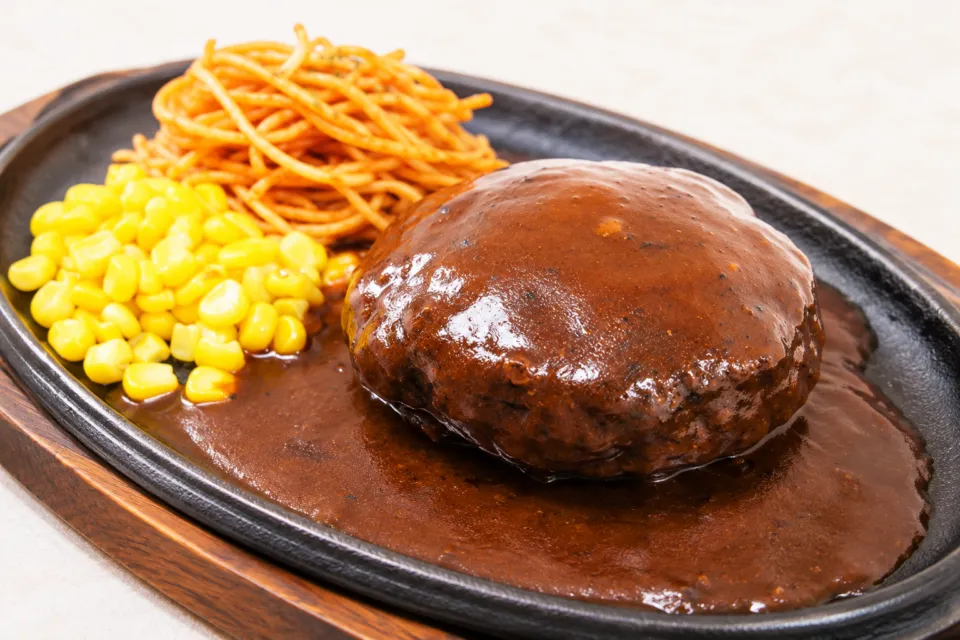 レストランリボンの鉄板のハンバーグ