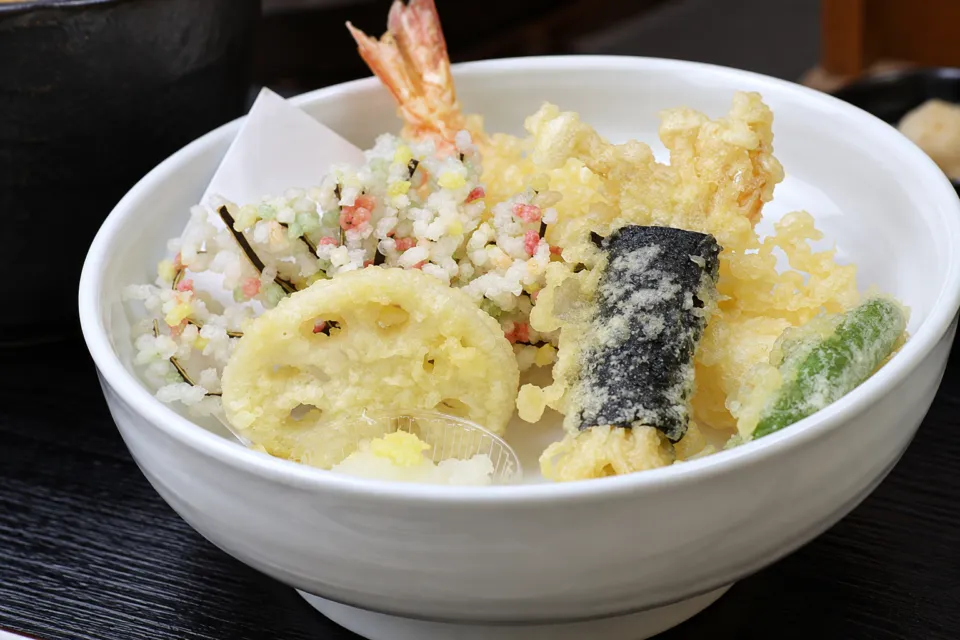 臨江館の天ぷらの一例
