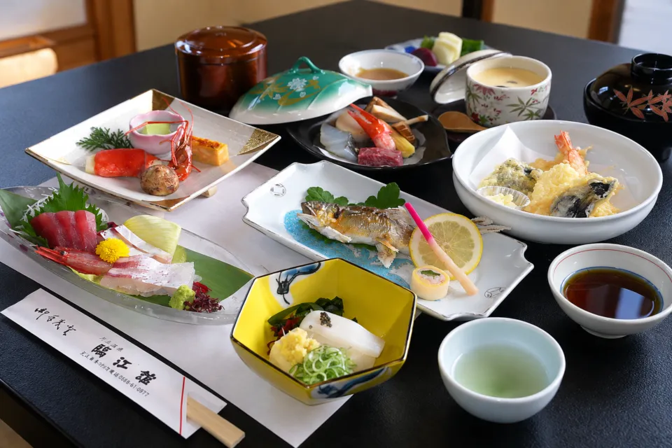 臨江館の会席料理の一例