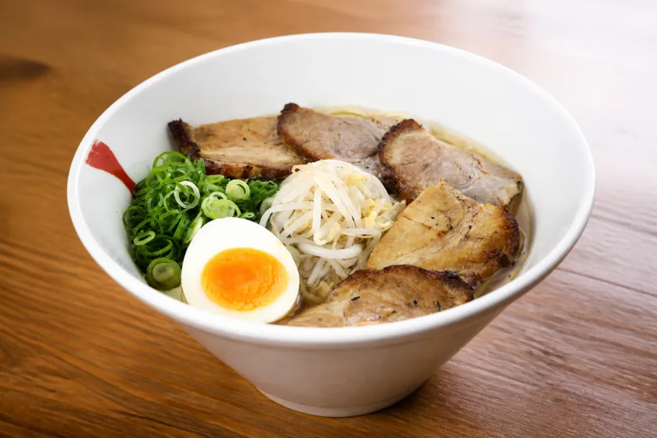 手のべ冷麺専門店 六盛 松原本店の中華チャーシューメン