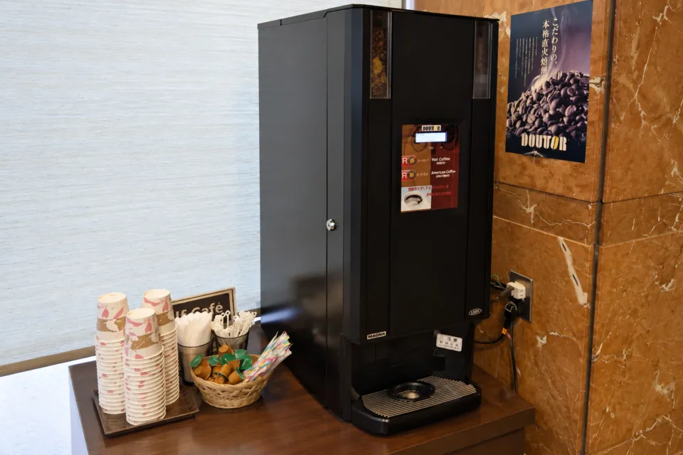 ホテルルートイン西武秩父駅前のセルフカフェのコーヒーマシン