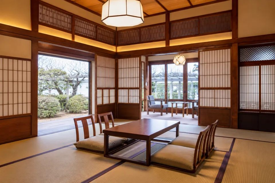 Ryokan 尾道西山の桐の間の居間