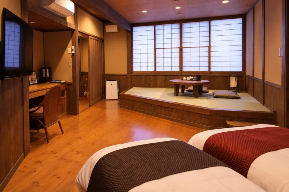 旅館わかばの離れ和洋室の客室