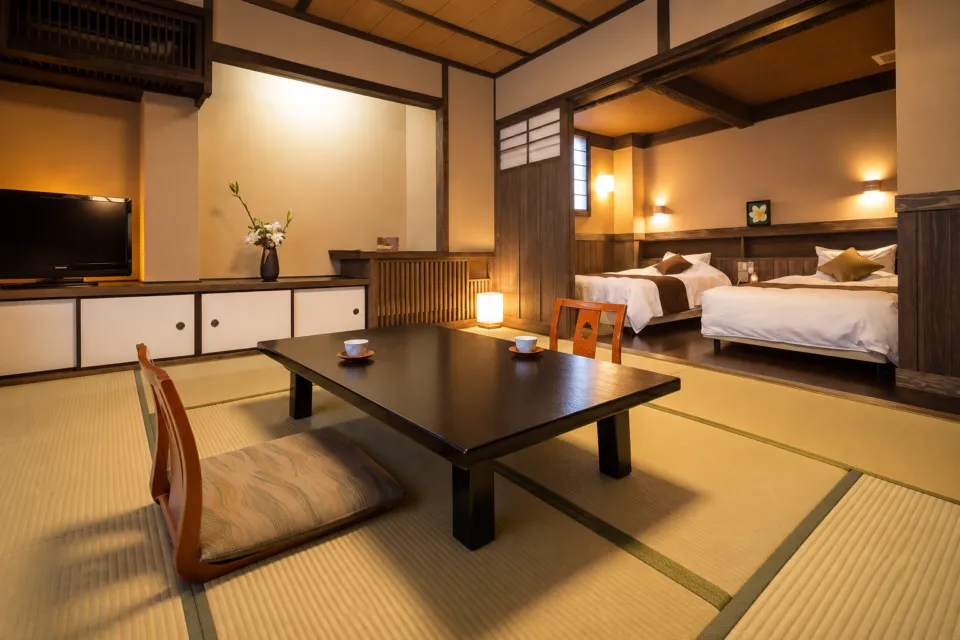 旅館わかばの本館和洋室さつきの客室