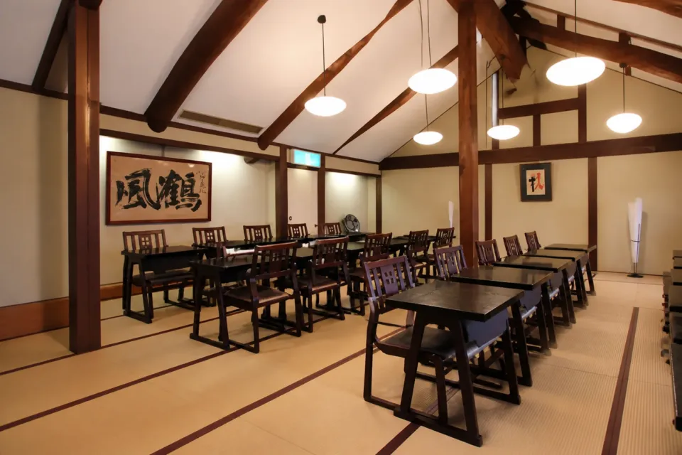 料理旅館 鶴形の52畳の大広間