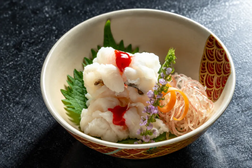 料亭古串屋の鱧落としと薬味