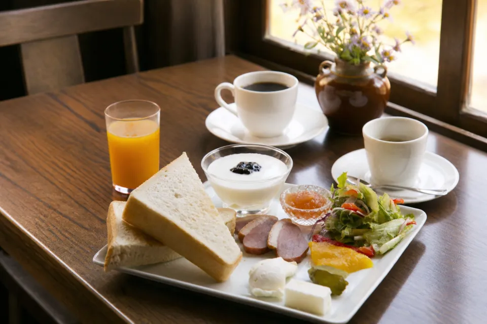 茶房 天井棧敷の窓辺の朝食プレート
