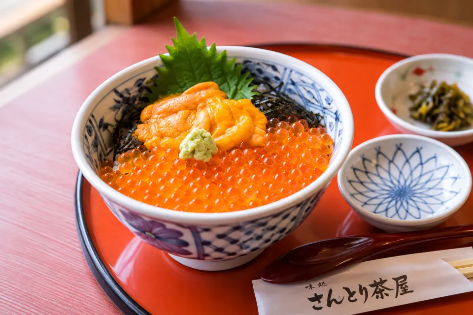 さんとり茶屋のウニとイクラの三陸丼