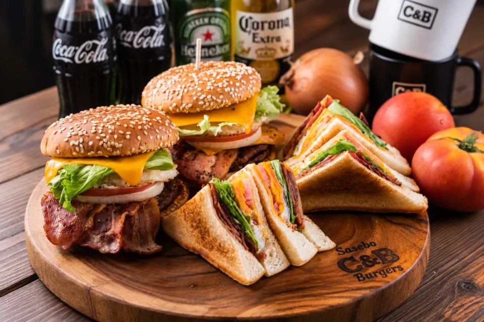 Sasebo C&B Burgers 下京町店のバーガーとサンドイッチ