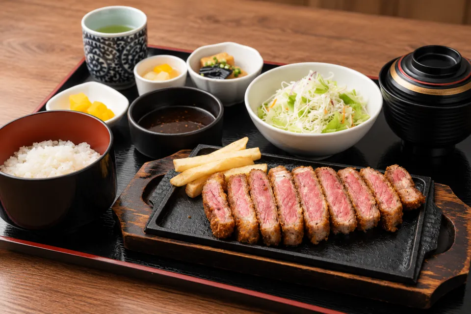レストラン本陣の牛カツの定食