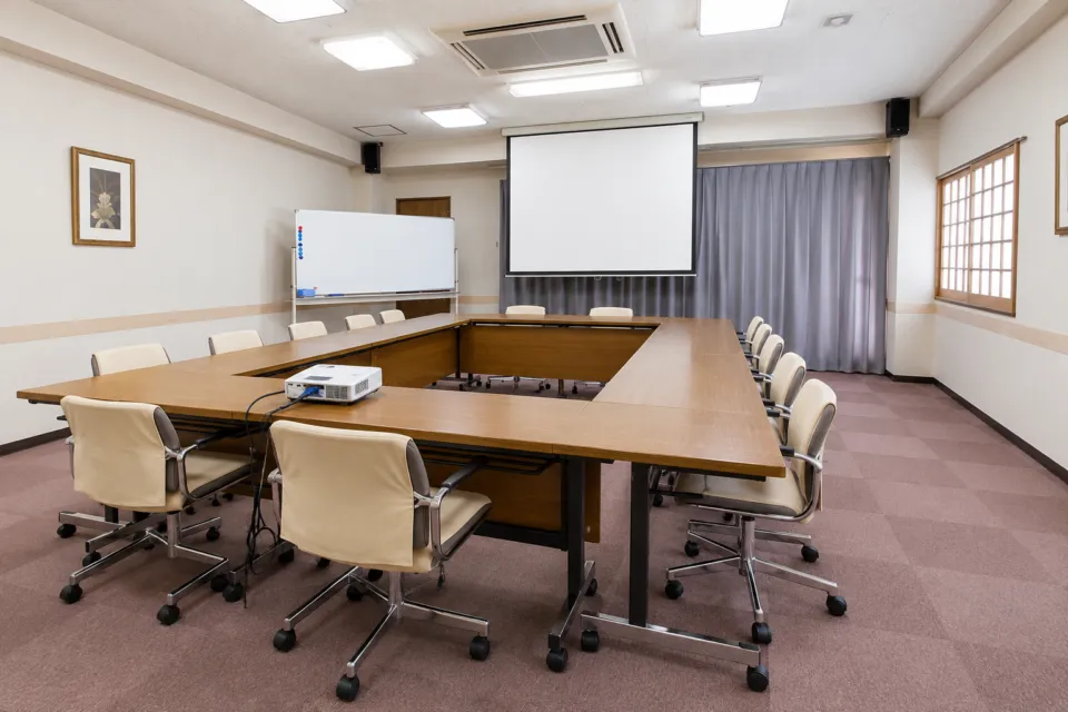 正調さつま料理 熊襲亭の食事を伴う会議にも使える4階会議室
