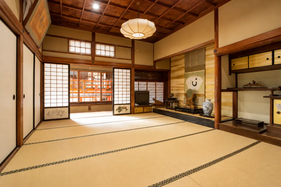 信貴山大本山 玉蔵院の木造の客殿の和室