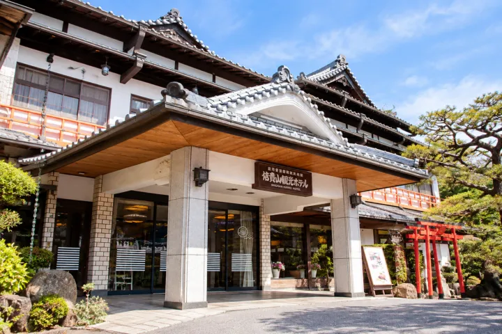 信貴山観光ホテルの正面入口