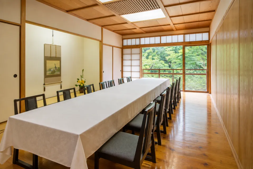 椎葉山荘の和室の個室会食場