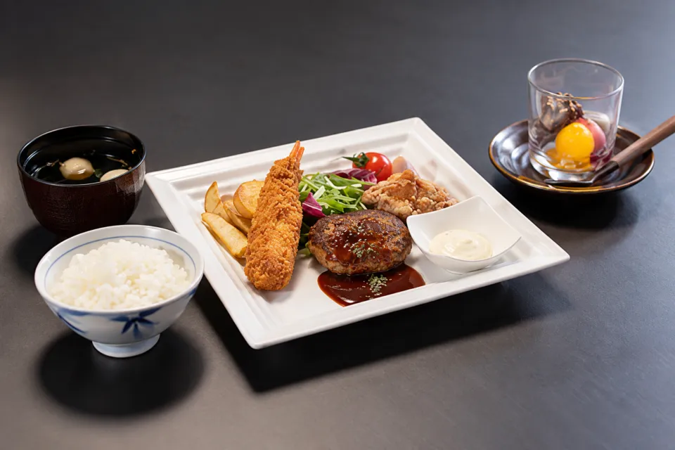 四季茶房八夢のご飯と甘味を添えたお子様膳
