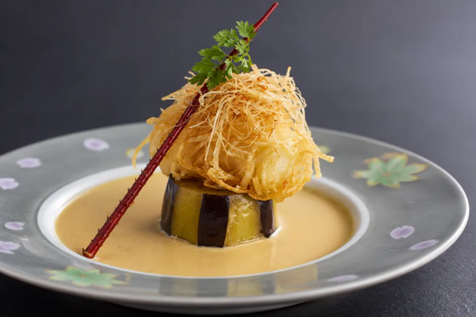白良荘グランドホテルの料理の一皿