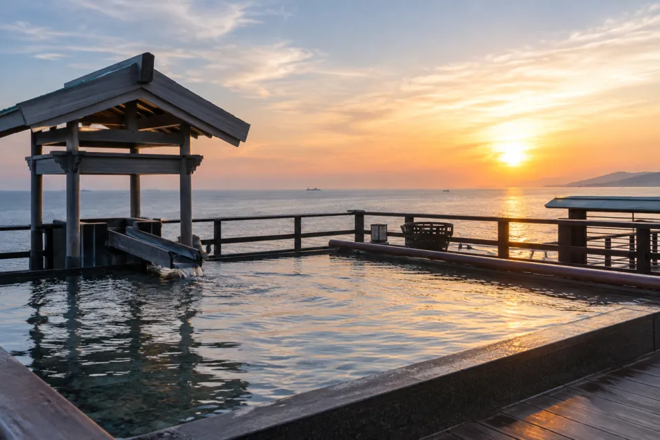 粛海風の海を望む天上の湯