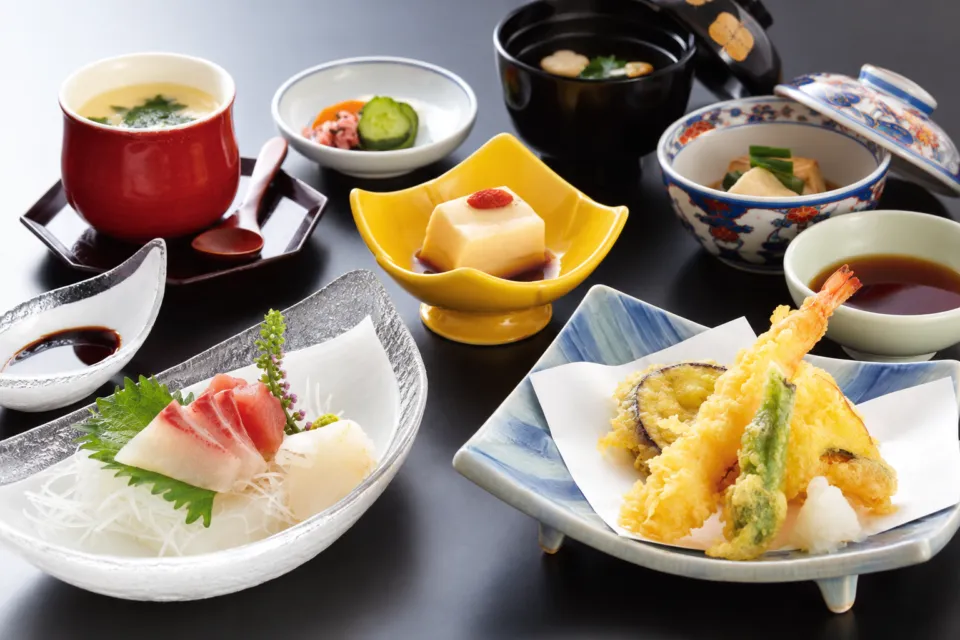旬楽館の刺身と天ぷらの御膳