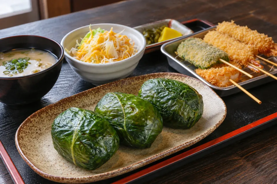 総本家めはりや 本店のめはり寿司と串カツの食事