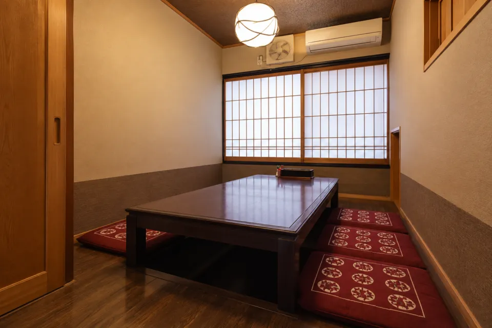 粋呑房の個室の座卓