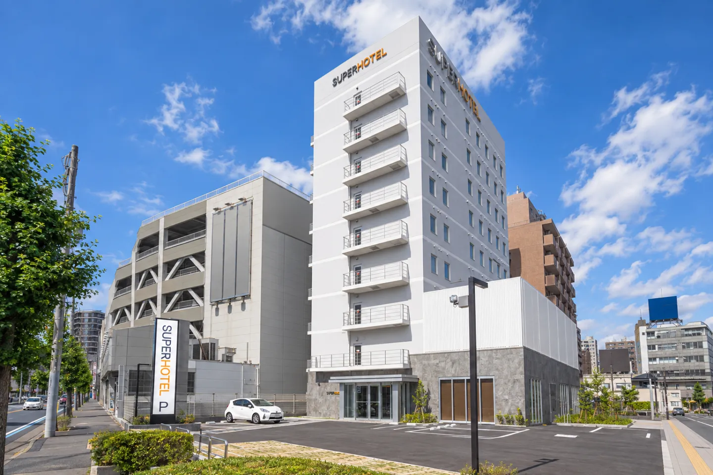 スーパーホテル埼玉・川越の建物正面の外観