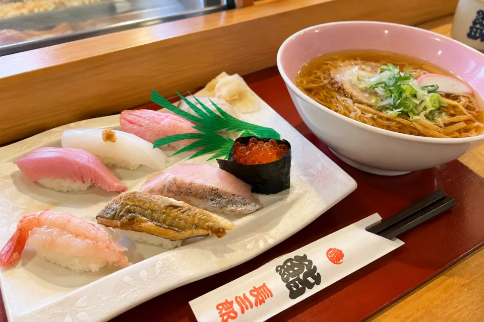 鮨 長三郎のすしラーメンセット