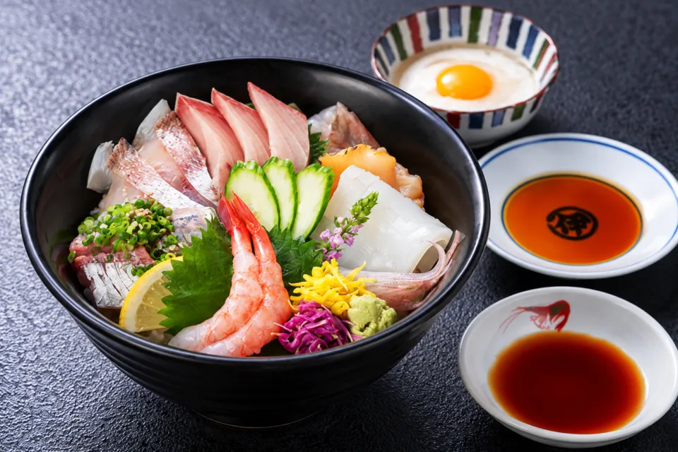鮨・割烹 丸伊の越後すし丼