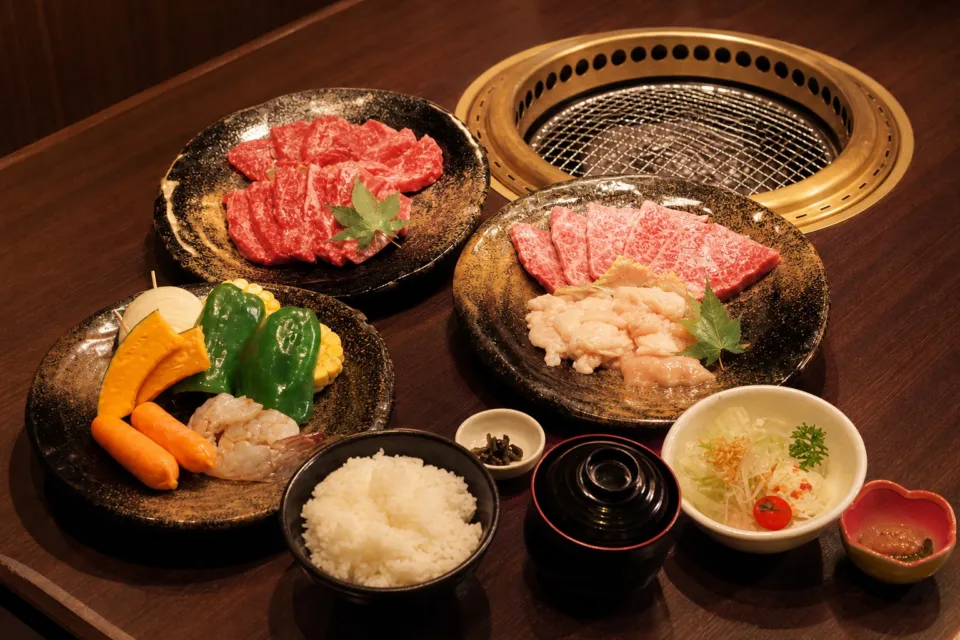 高千穂牛レストラン和(なごみ)の高千穂牛焼肉コース盛り合わせ