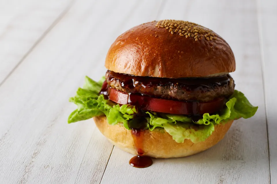 The BEACH BURGER HOUSEの照り焼きソースのハンバーガー