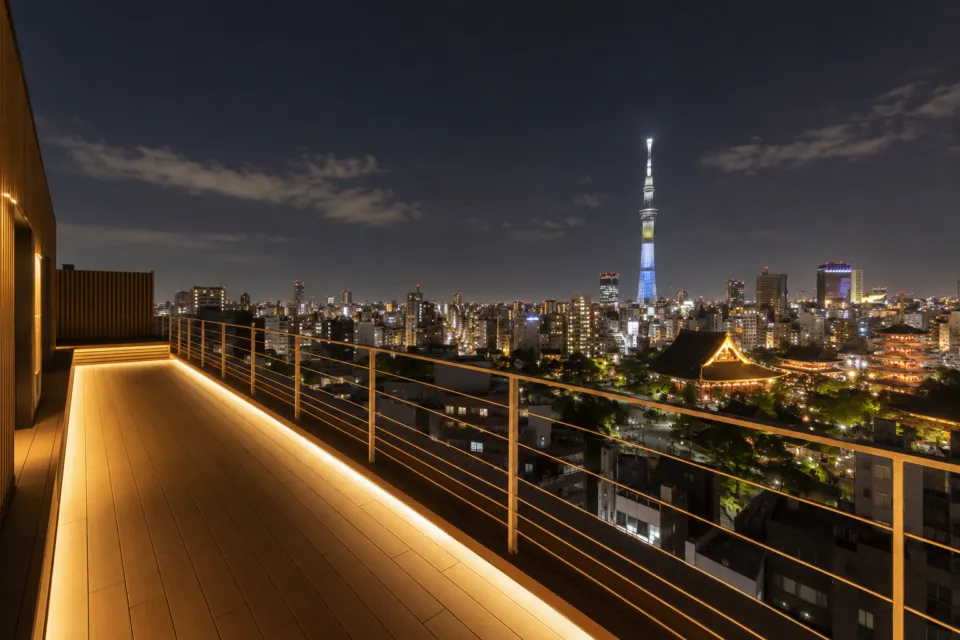 THE KANZASHI TOKYO ASAKUSAの屋上テラスからの夜景