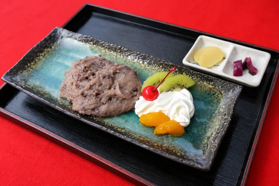 月待の滝 もみじ苑のそばを使ったケーキ