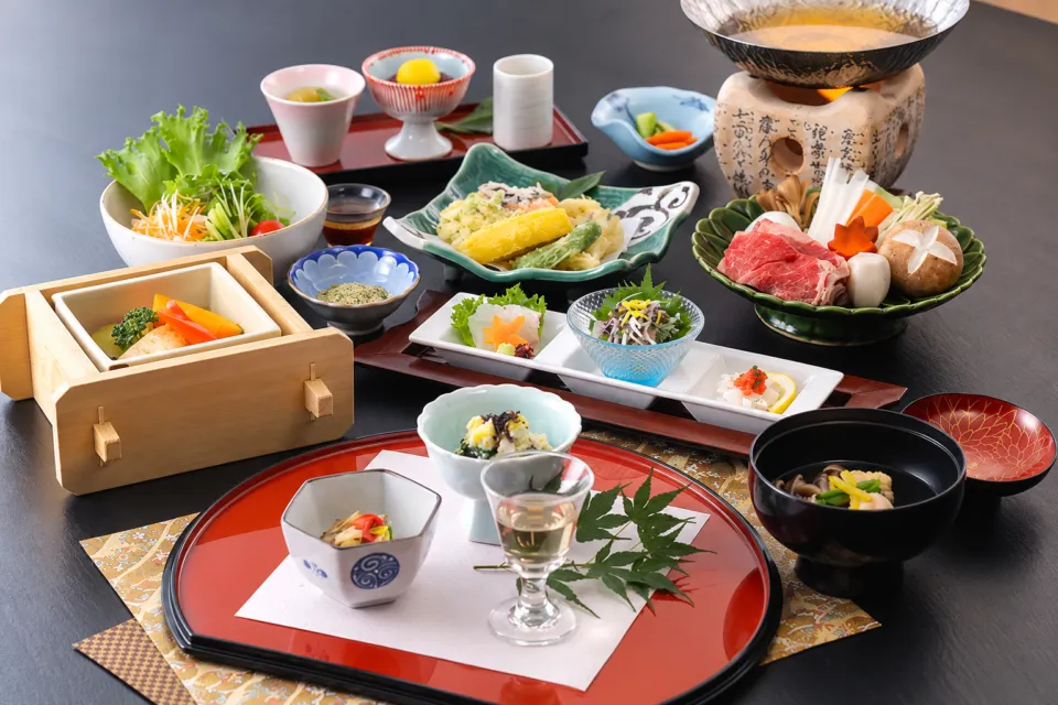 筑波山江戸屋の秋の料理が並ぶ夕食の膳