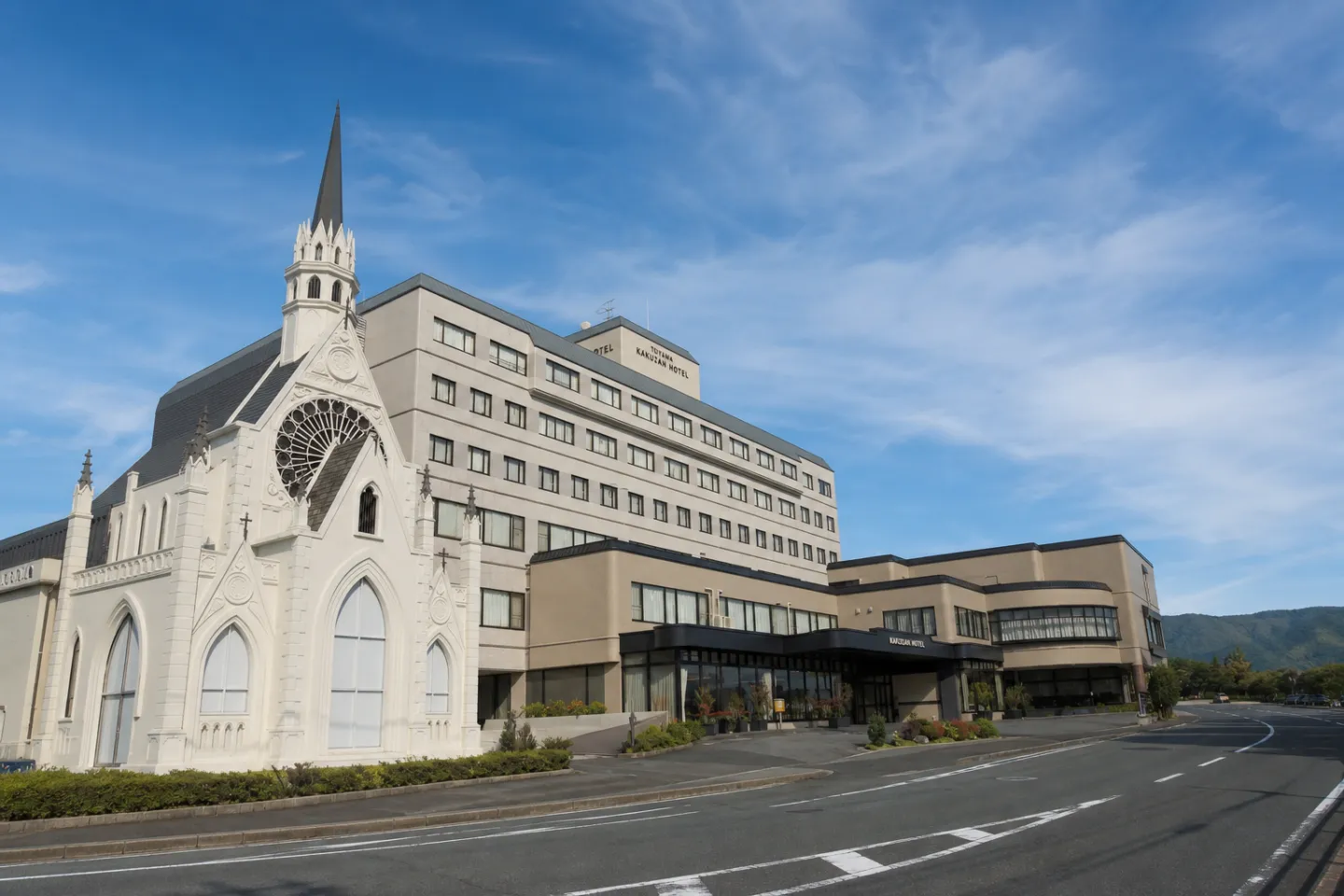 津山鶴山ホテルの正面外観