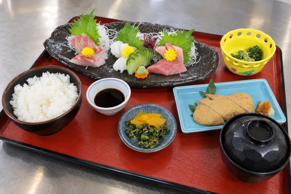 宇和島リージェントホテルの刺身定食