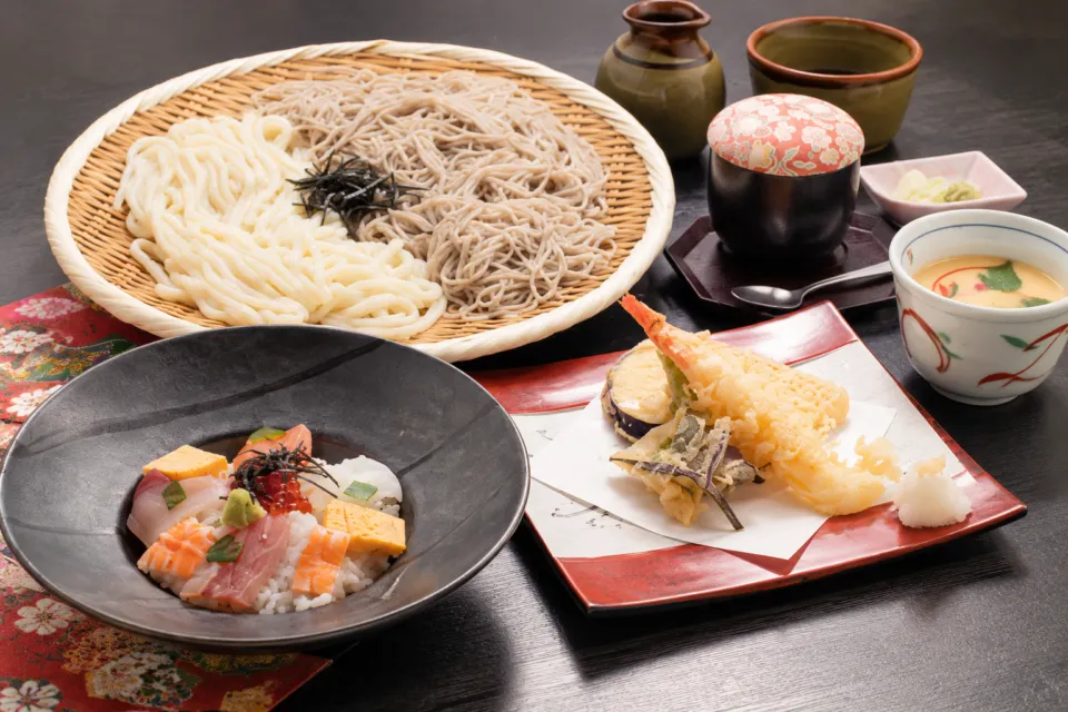 海鮮茶屋 うを佐 木花店の麺とミニ海鮮丼を合わせた御膳