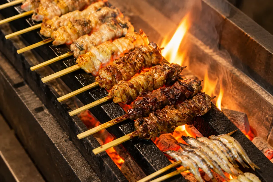 吾愛人 本店の炭火で焼く串焼き
