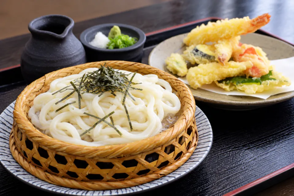 ふるさと市場・島の恵み館 レストランの天ざるうどん
