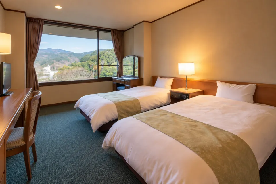 山村別館の山の眺めを楽しめるツインルーム